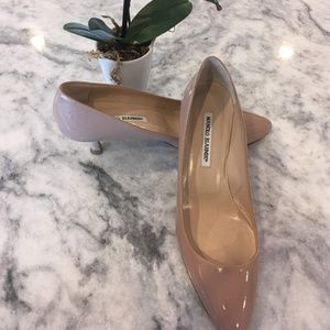 Manolo Blahnik Nude Pumps